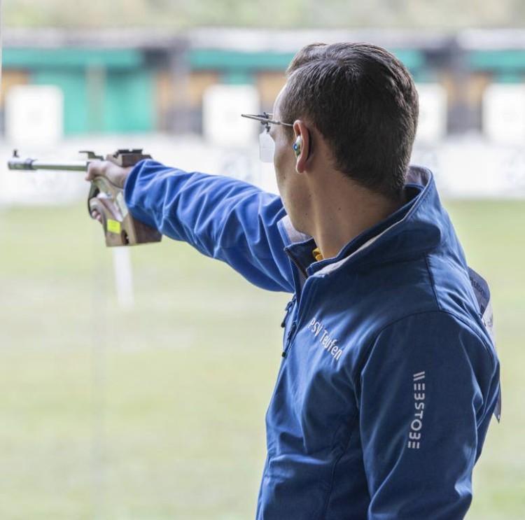 Marvin Flückiger beim Training im Freien